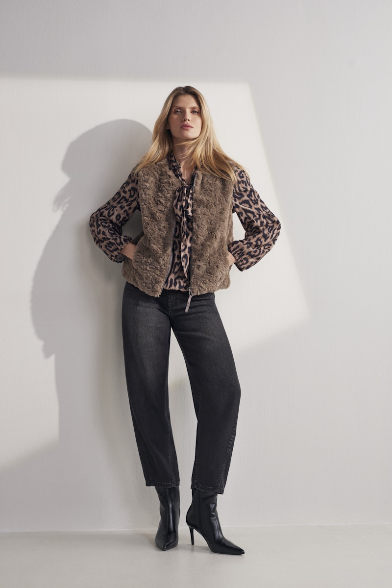 RABE_fall_winter_2026_medium_Motiv13_K23Outfit5POSpriox1917R