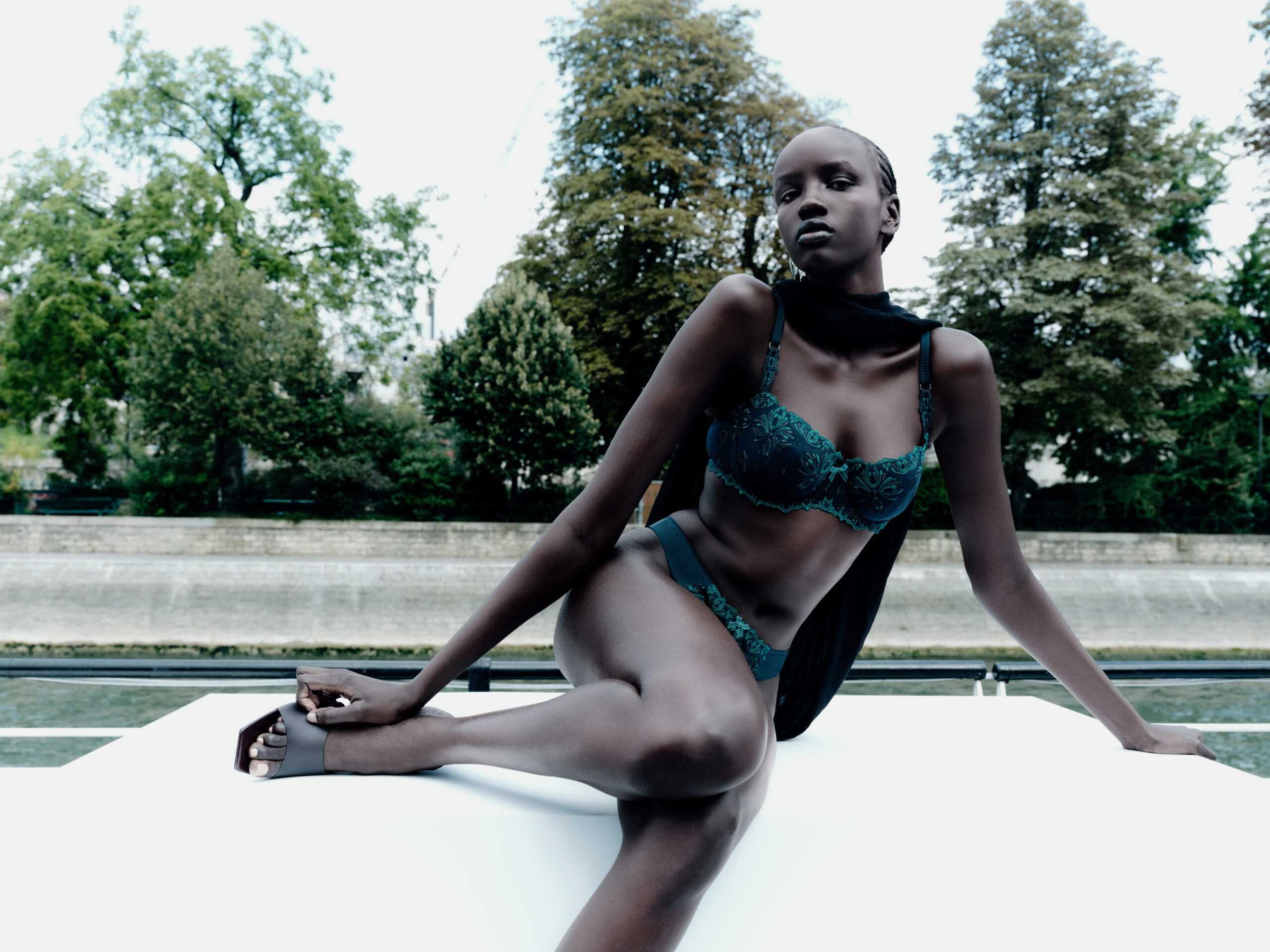 C26050-B13_CHAMPS-ELYSEES_C26090-B13_CHAMPS-ELYSEES_040