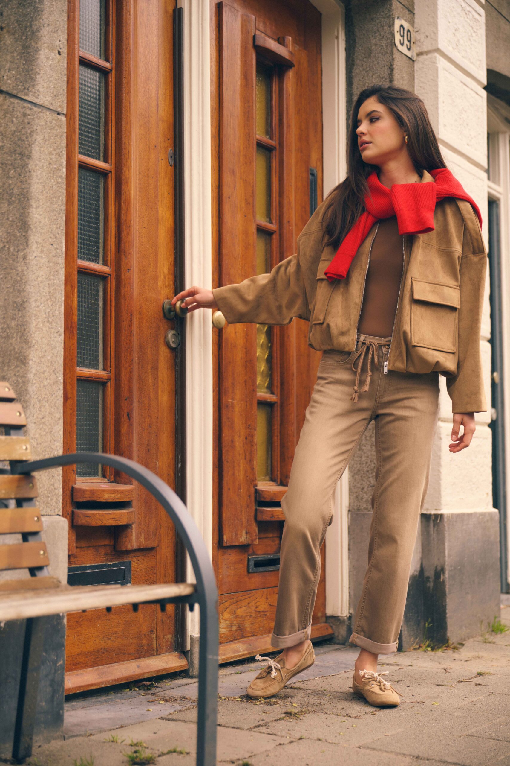 FW261127091-204-2