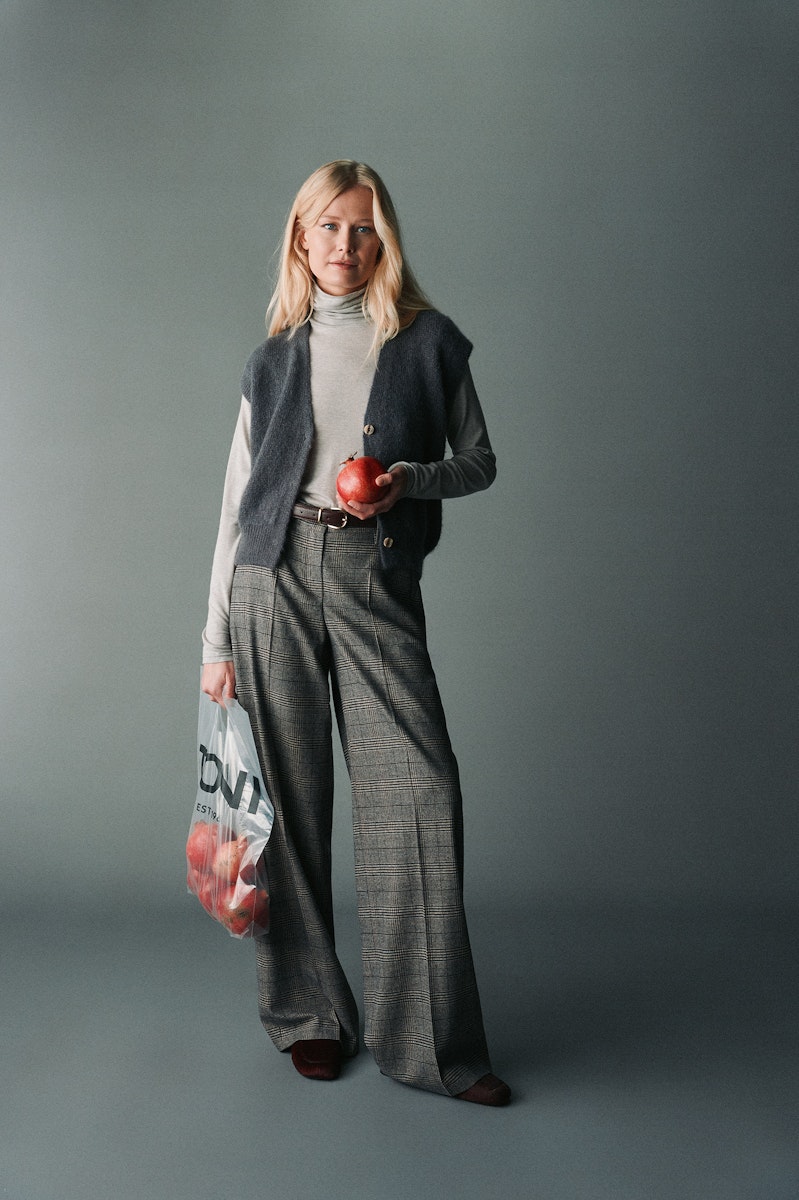 TONI_fall_winter_2026_medium_94-03_1840-59_88_003